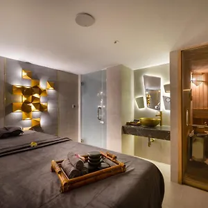https://m-suite-danang-beach.hotelsofhoian.com