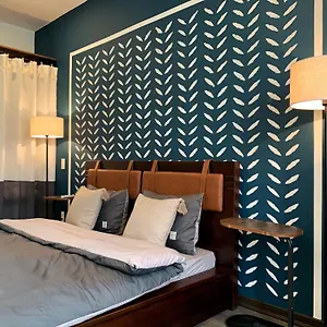 https://benzen-boutique-stays.hotelsofhoian.com